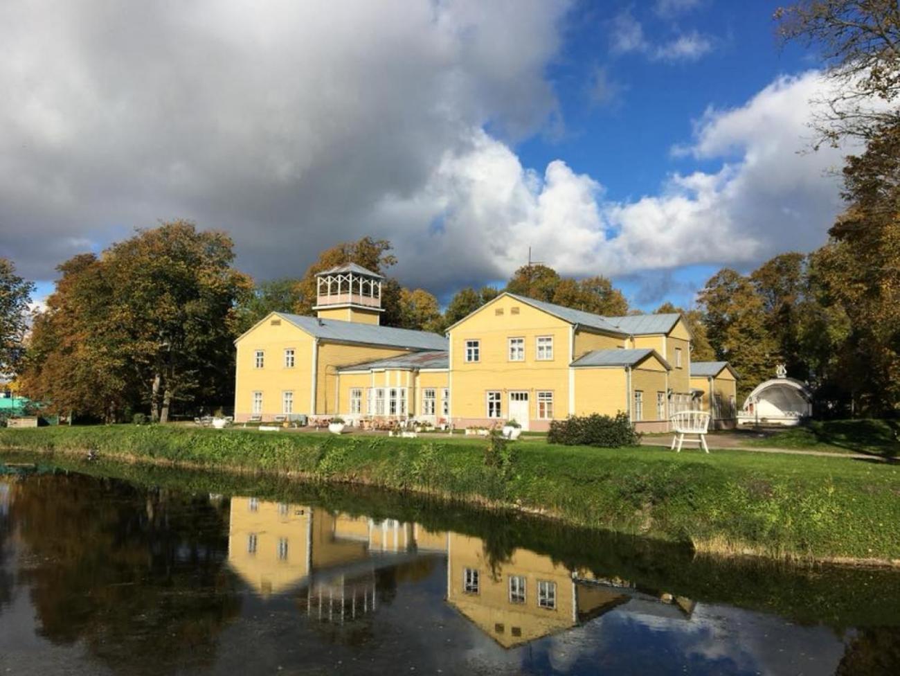Kuursaal Guesthouse Kuressaare Exterior foto